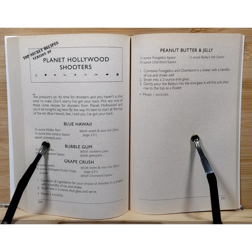 Top Secret Recipes Sodas, Smoothies, Spirits & Shakes by Todd Wilbur 2002 SIGNED